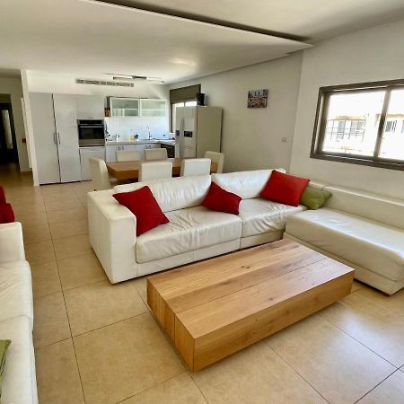 Beautiful 2-Bedroom Condo In The Heart Of Tel Aviv Eksteriør bilde