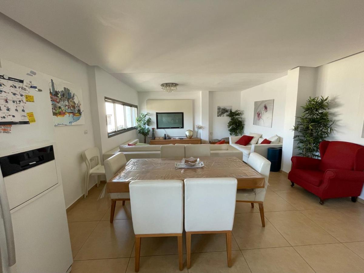 Beautiful 2-Bedroom Condo In The Heart Of Tel Aviv Eksteriør bilde