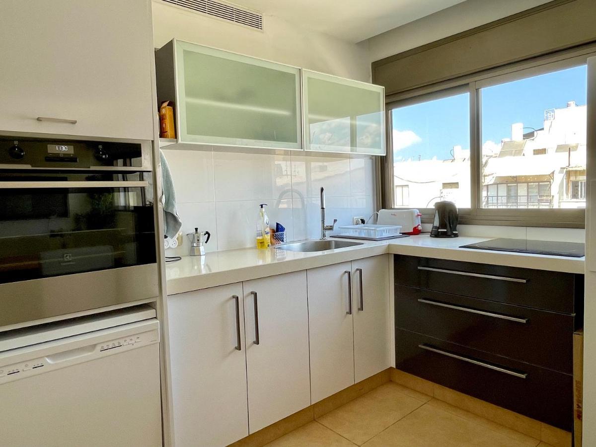 Beautiful 2-Bedroom Condo In The Heart Of Tel Aviv Eksteriør bilde